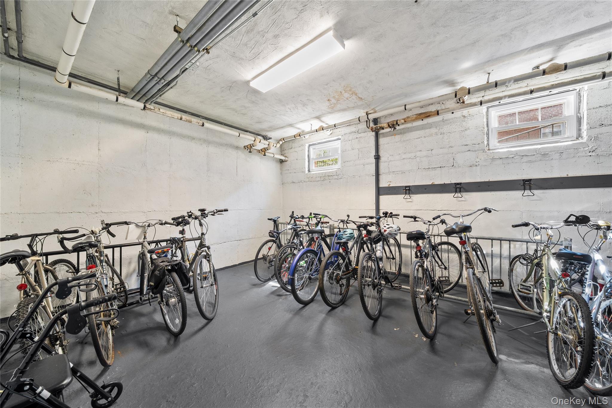 200 N Village Avenue # E-8, Rockville Centre, NY 11570