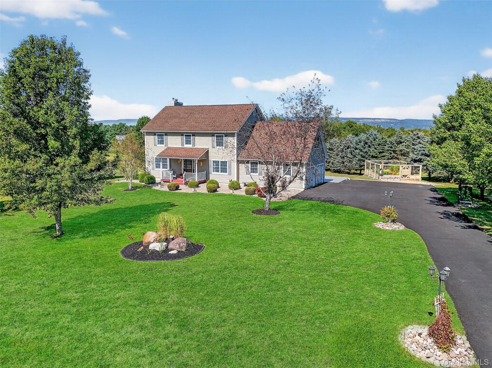 31 Trapps View Farm Road, Wallkill, NY 12589