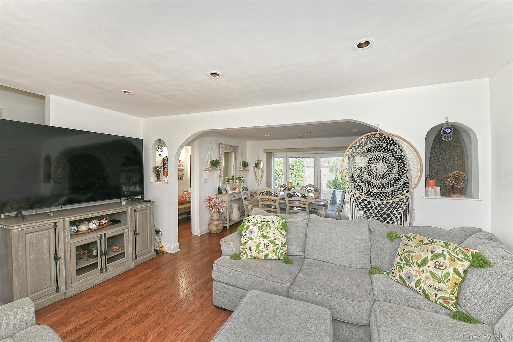 899 Brent Drive, Wantagh, NY 11793