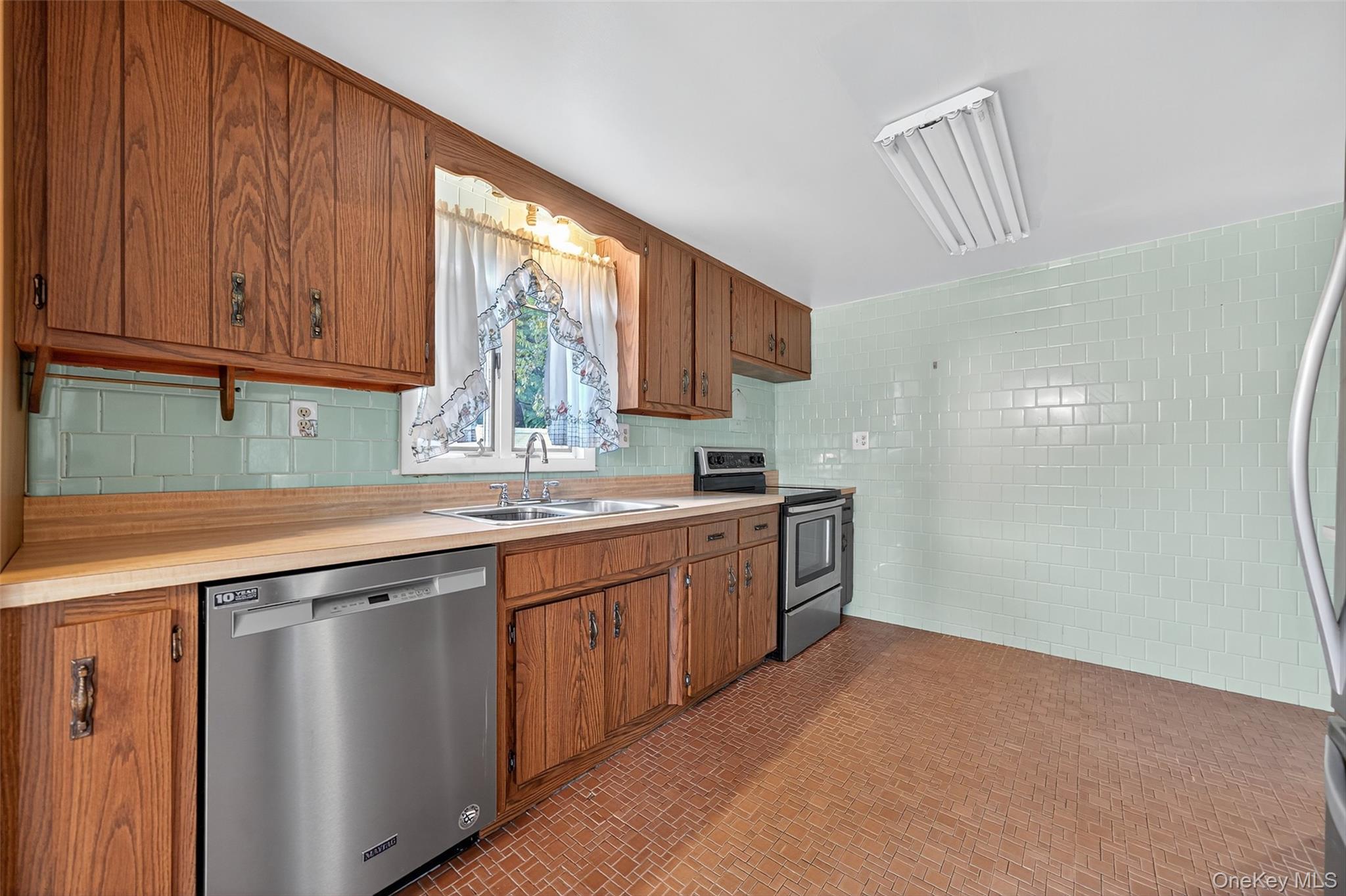 33 Windwood Drive, Newburgh, NY 12550