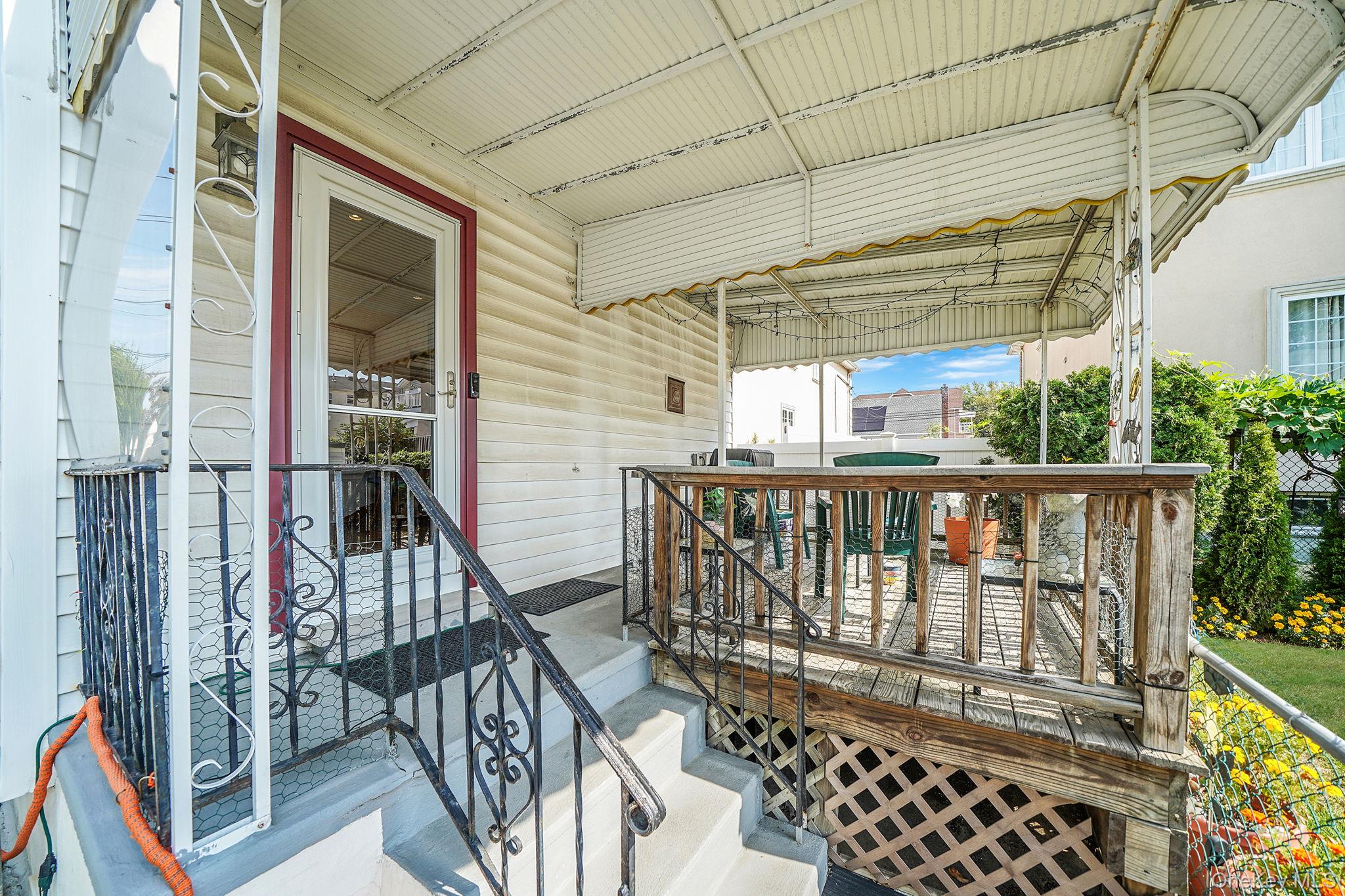 256-12 87th Road, Floral Park, NY 11001