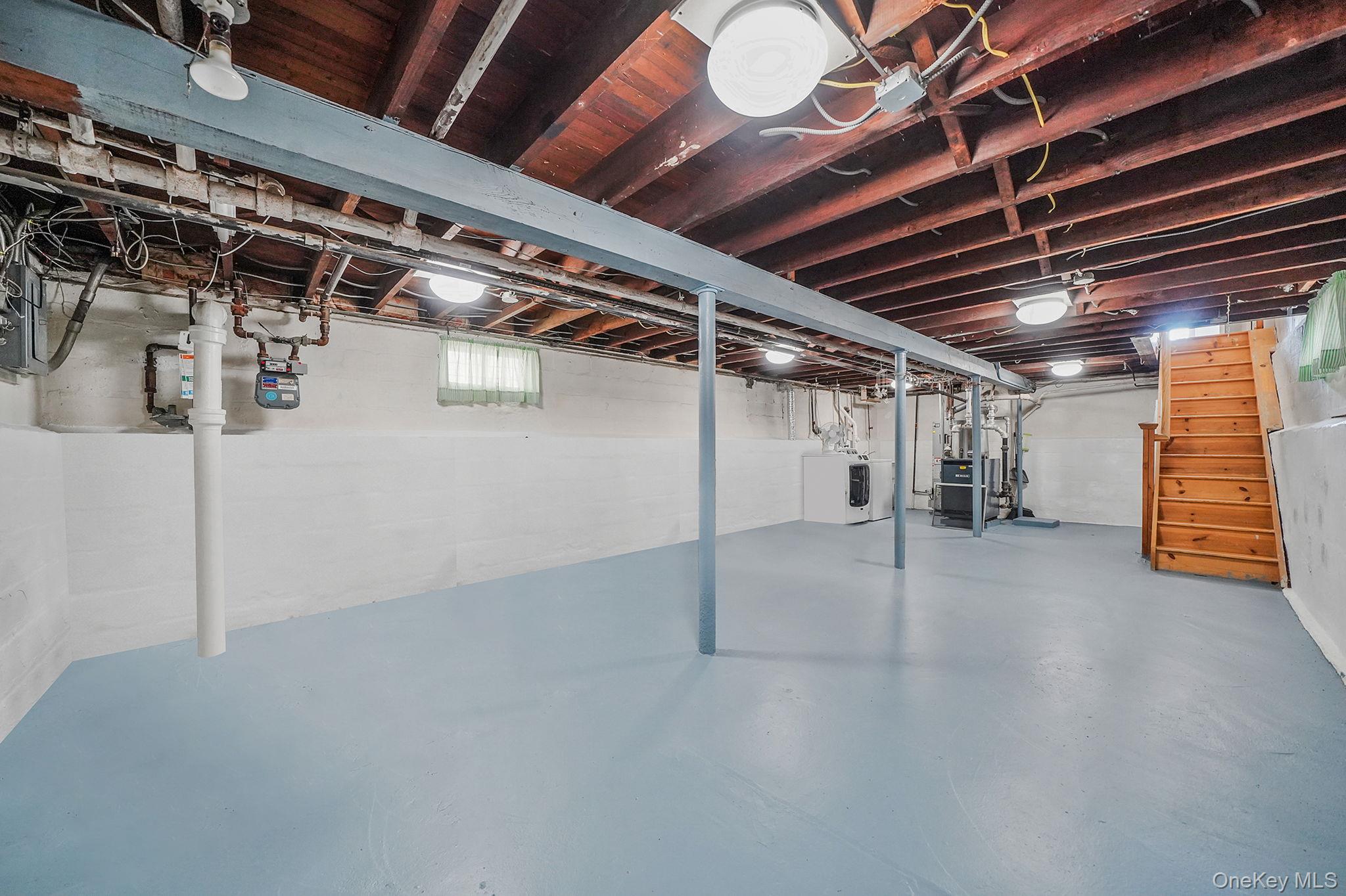 256-12 87th Road, Floral Park, NY 11001