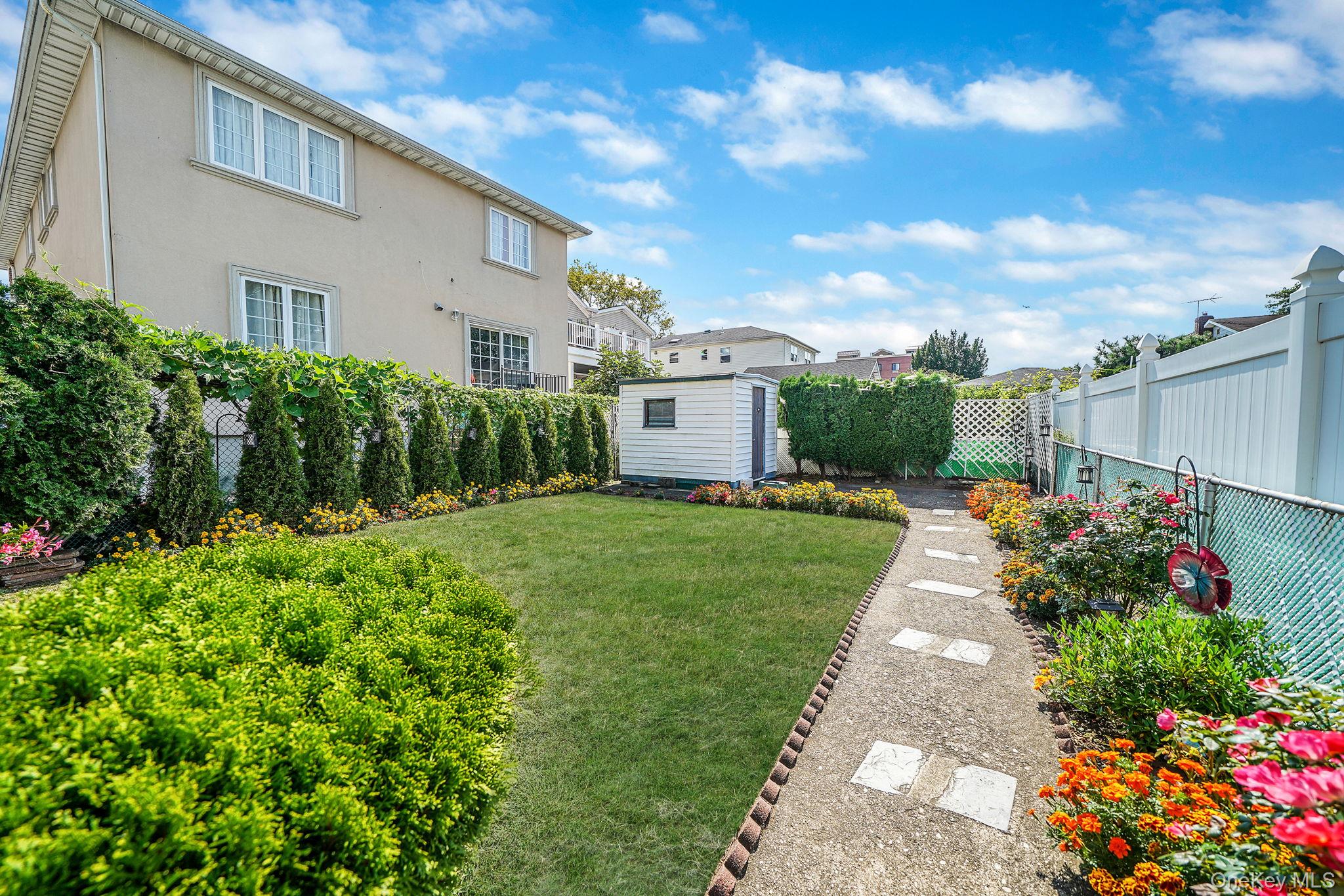 256-12 87th Road, Floral Park, NY 11001