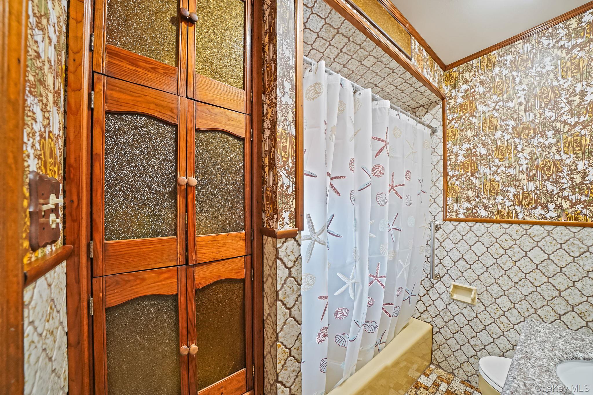 256-12 87th Road, Floral Park, NY 11001