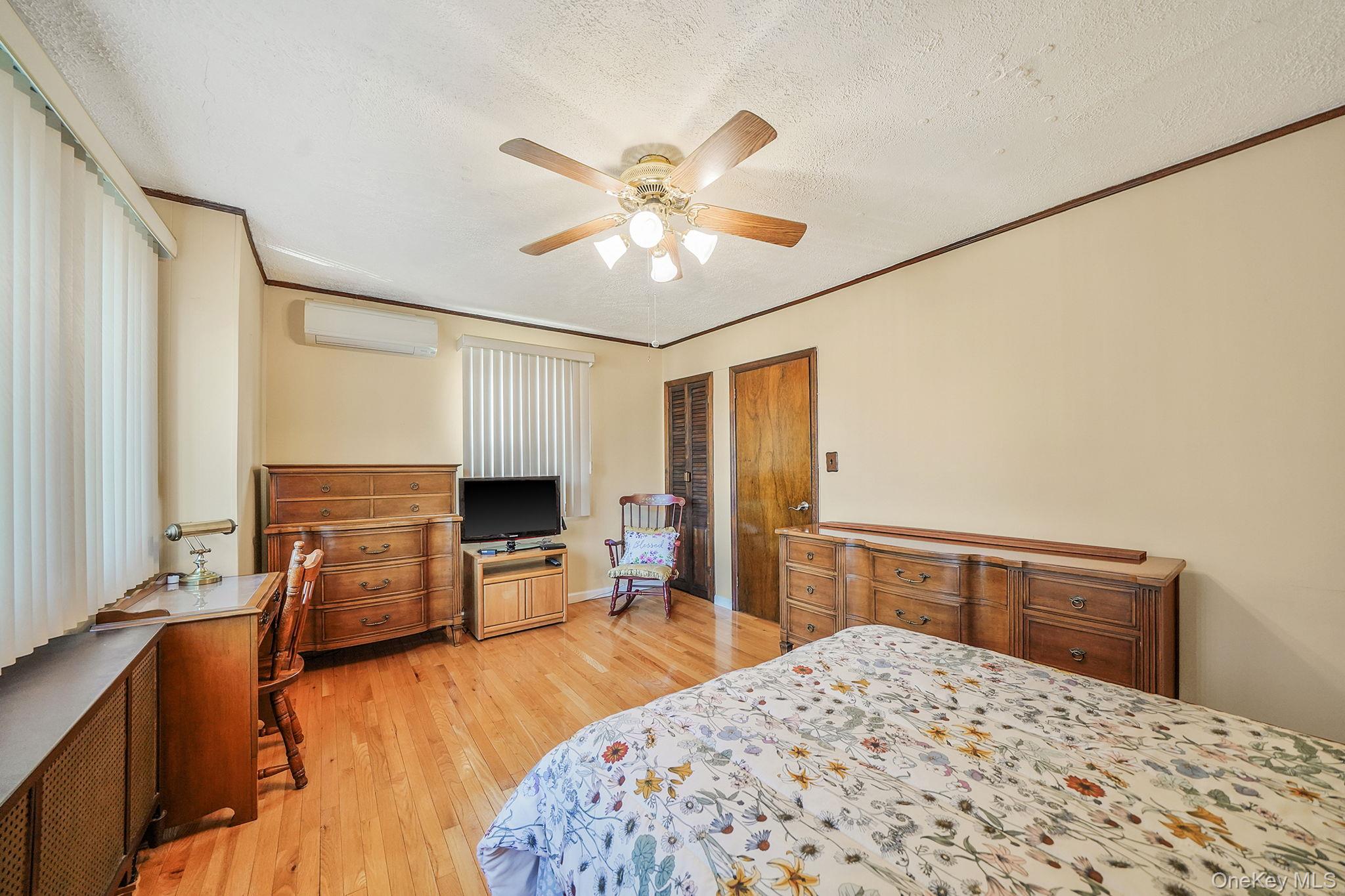 256-12 87th Road, Floral Park, NY 11001