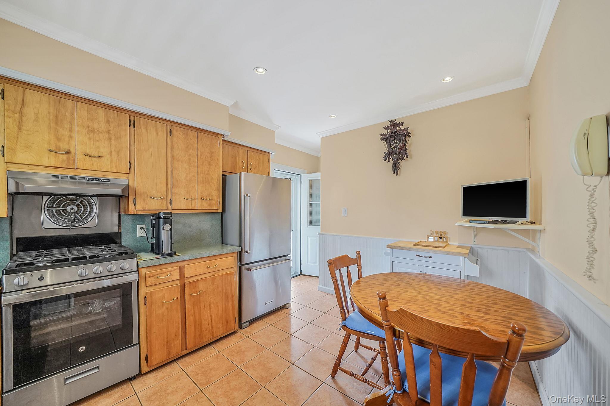 256-12 87th Road, Floral Park, NY 11001