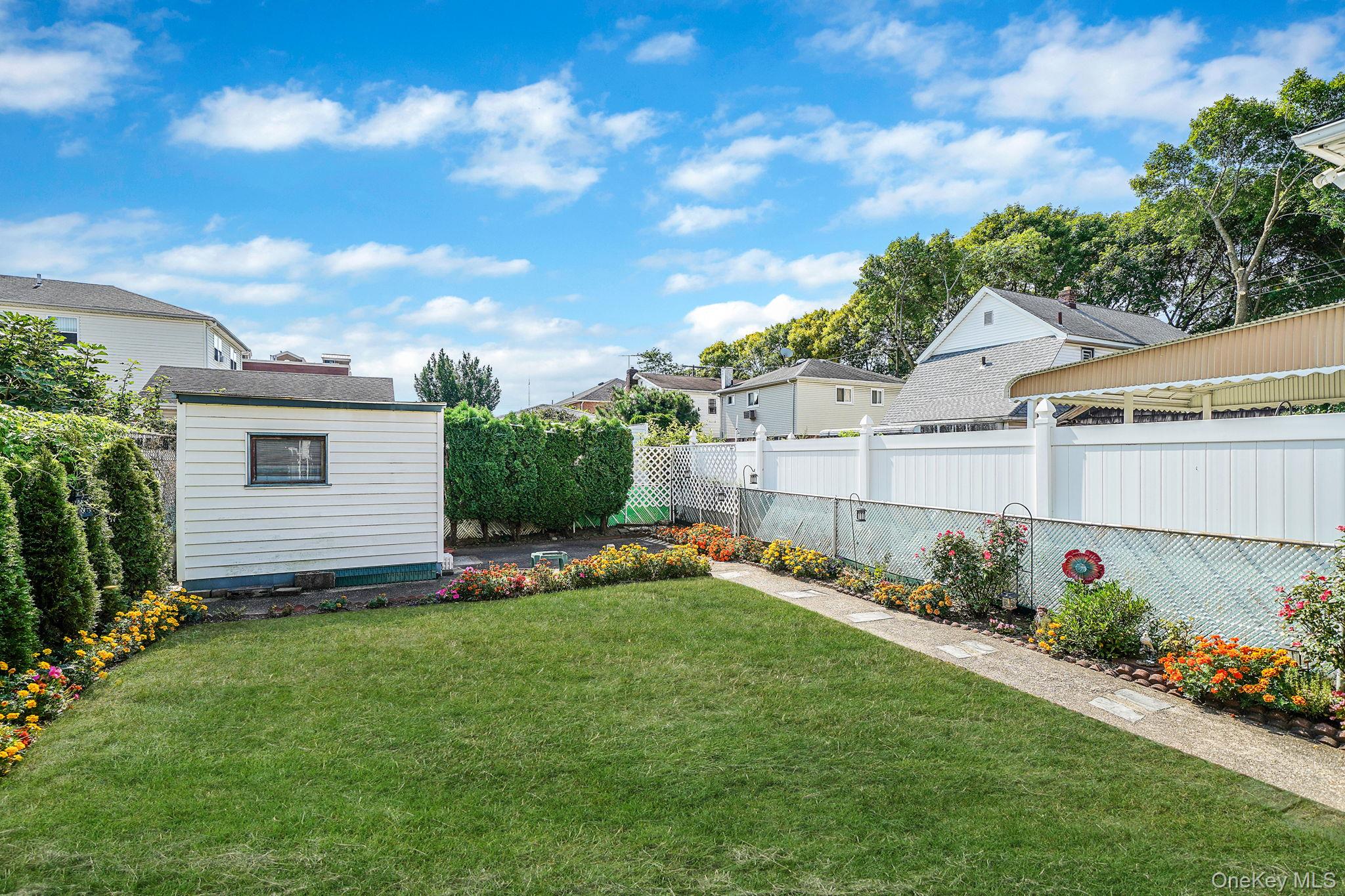 256-12 87th Road, Floral Park, NY 11001