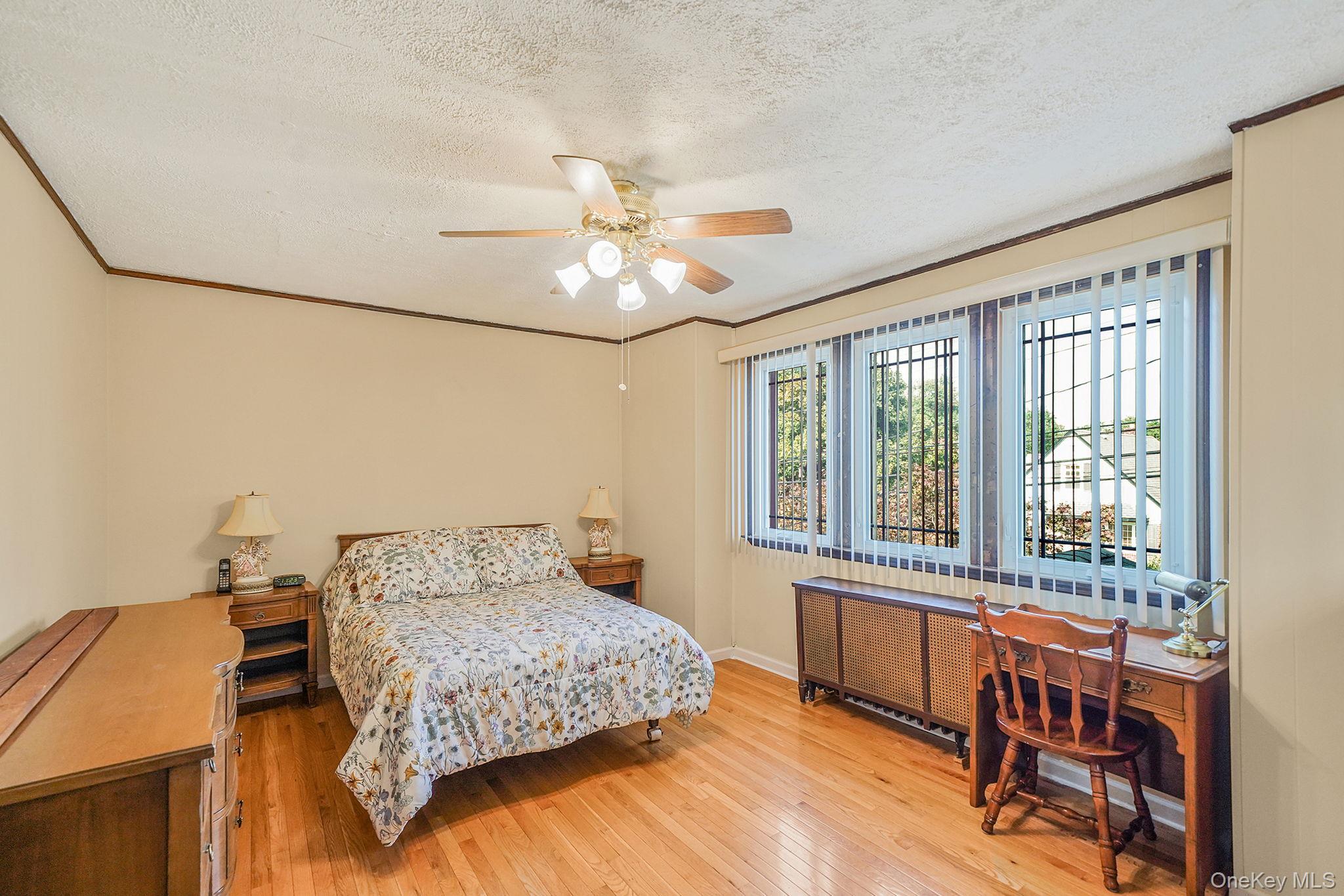 256-12 87th Road, Floral Park, NY 11001