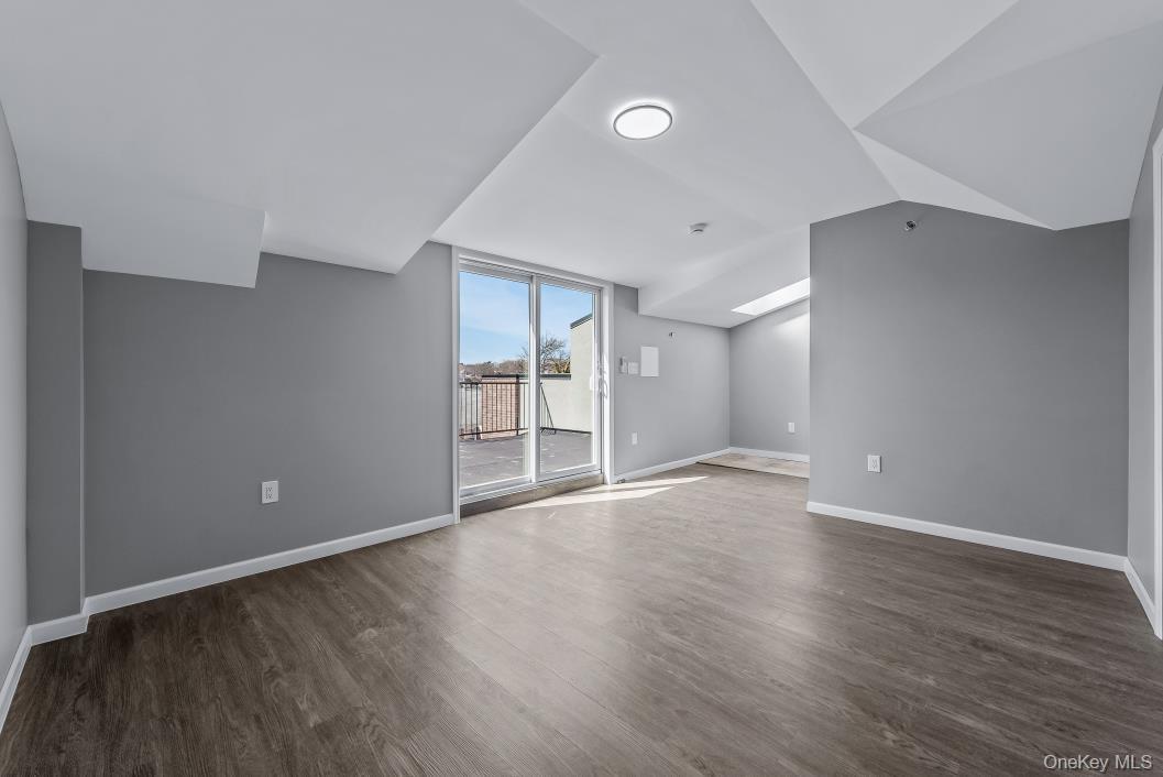 37-02 Francis Lewis Blvd, Bayside, NY 11361