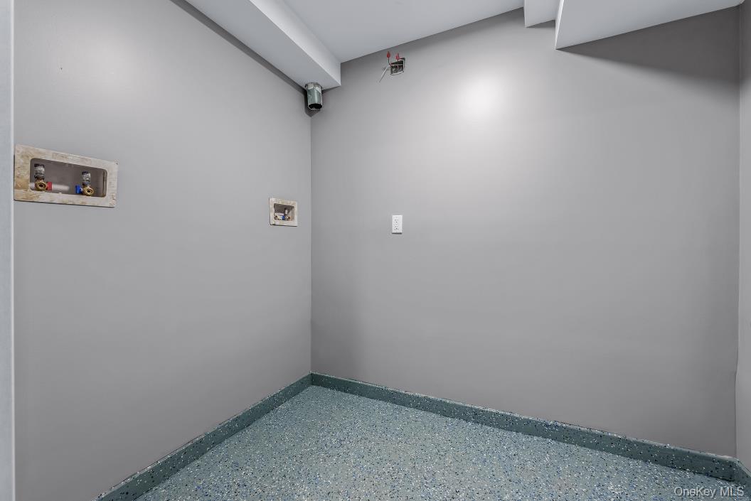 37-02 Francis Lewis Blvd, Bayside, NY 11361