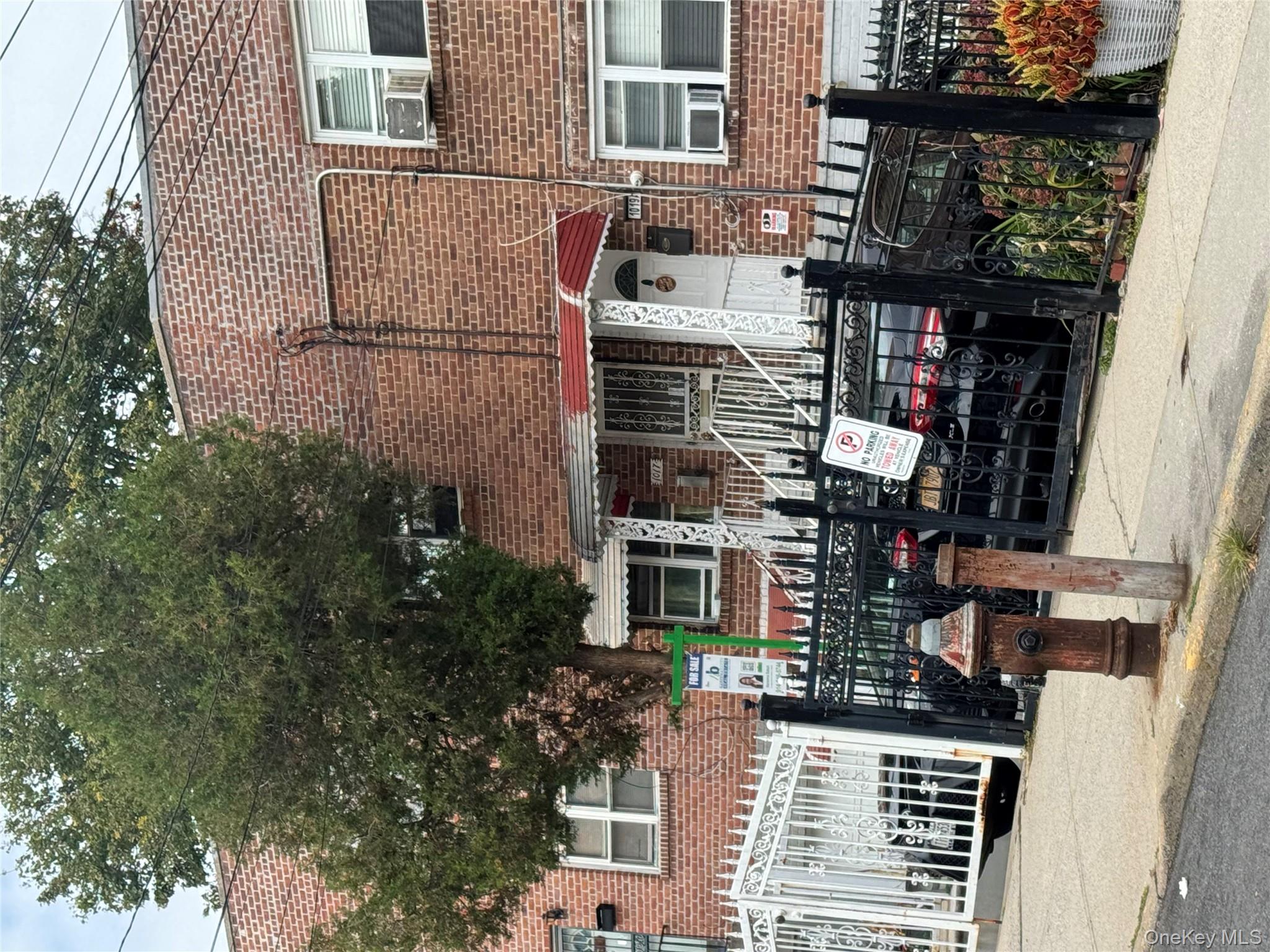 1017 E 229 Street, Bronx,, Bronx, NY 10466