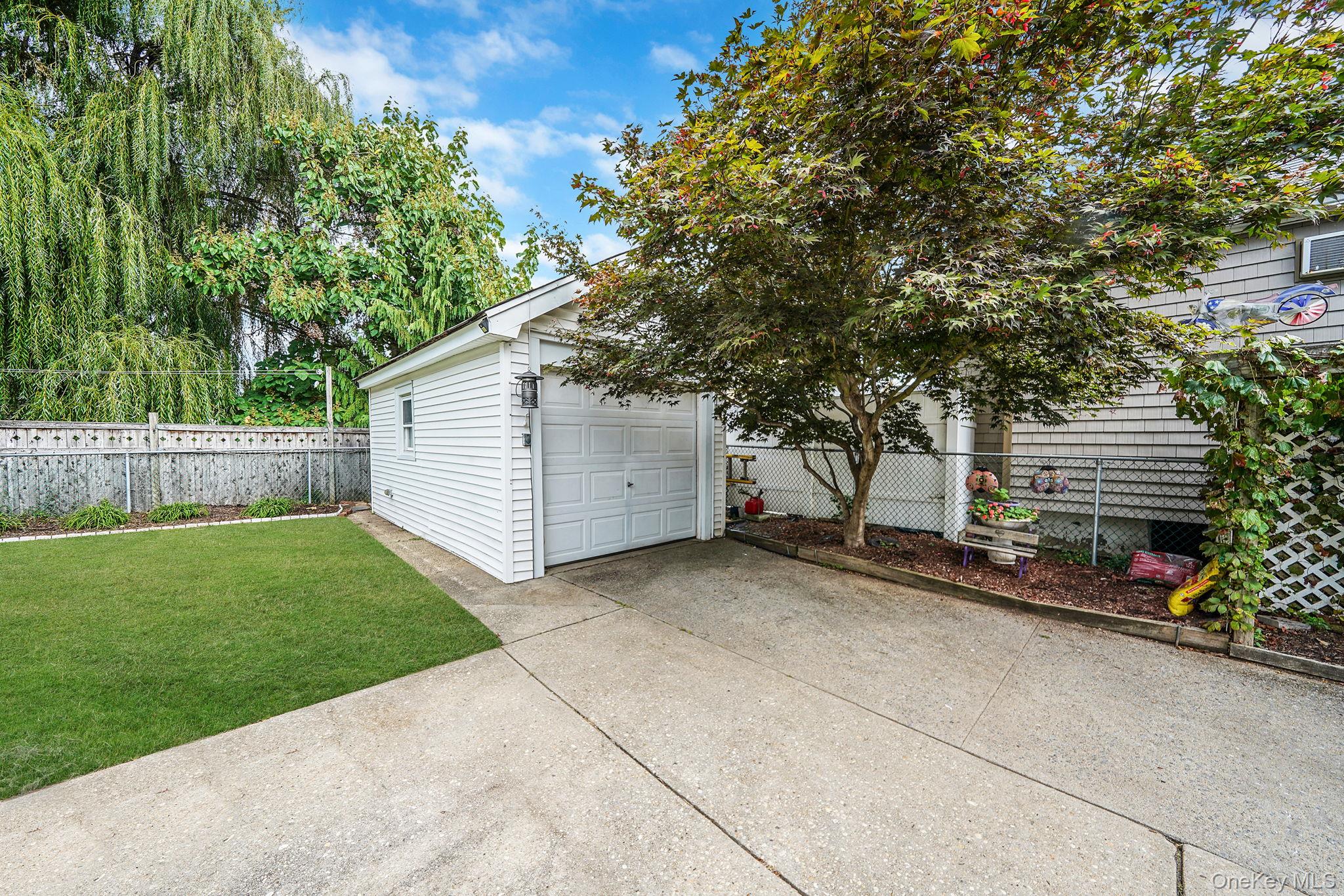 258-09 87th Avenue, Floral Park, NY 11001