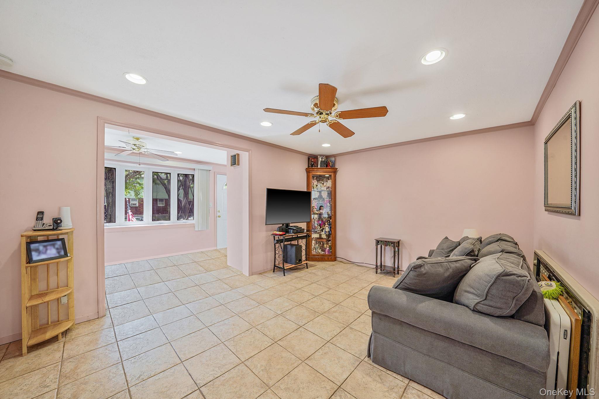 258-09 87th Avenue, Floral Park, NY 11001