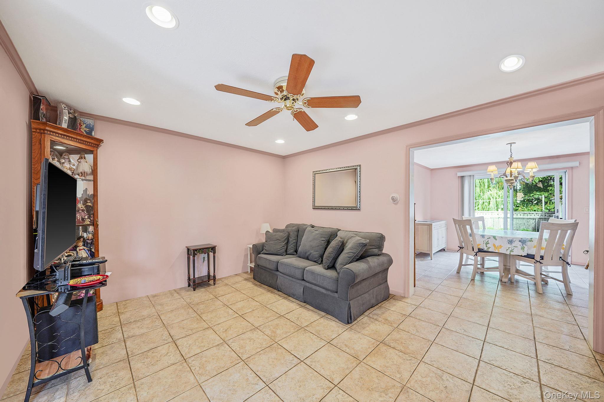 258-09 87th Avenue, Floral Park, NY 11001