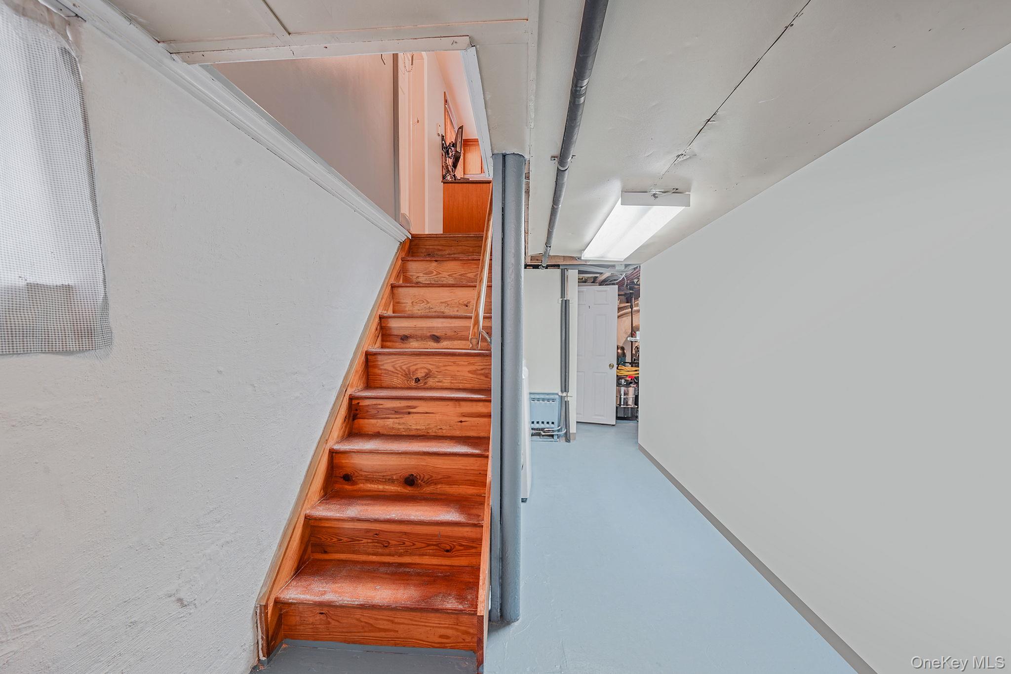 258-09 87th Avenue, Floral Park, NY 11001