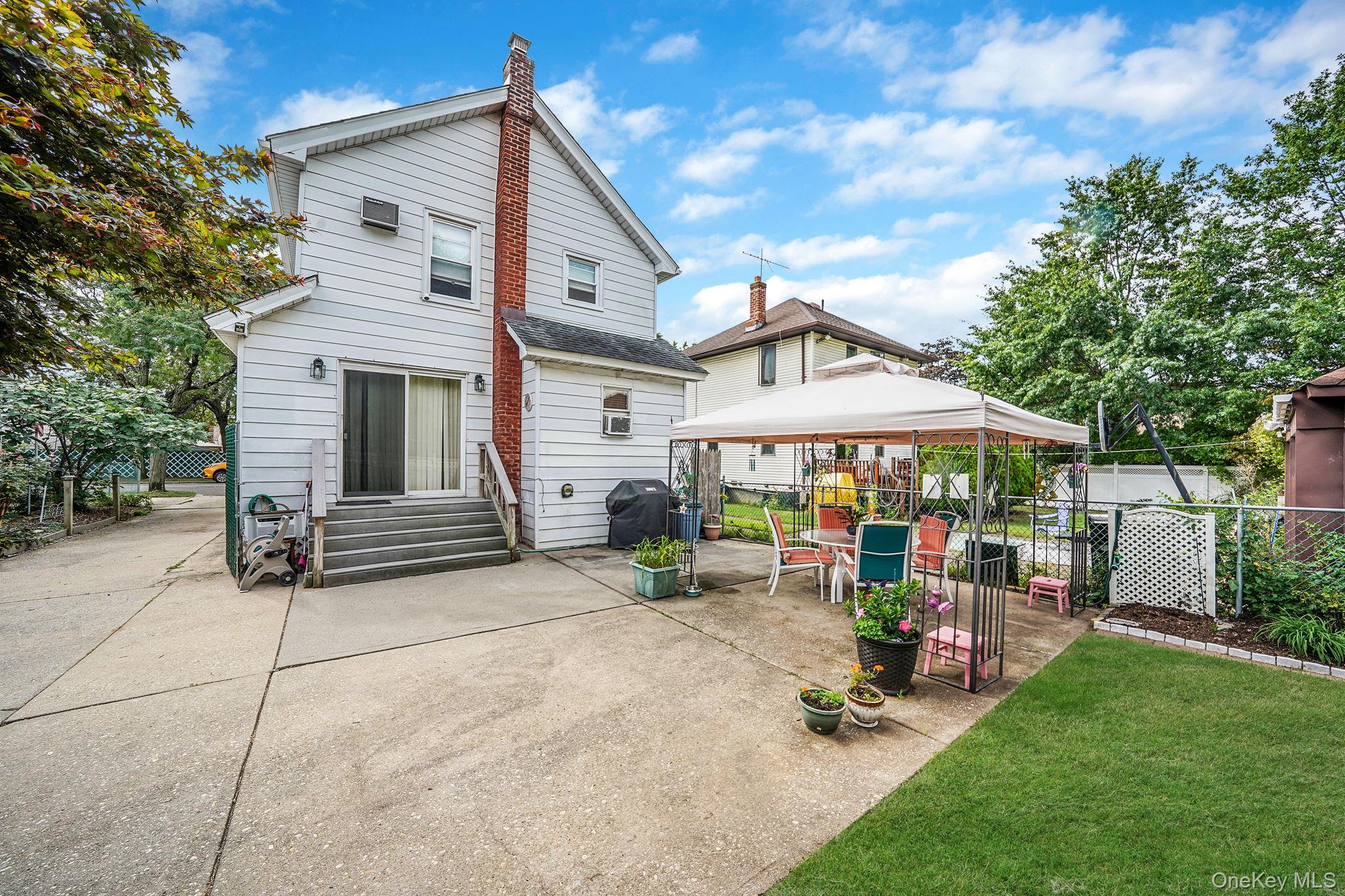 258-09 87th Avenue, Floral Park, NY 11001