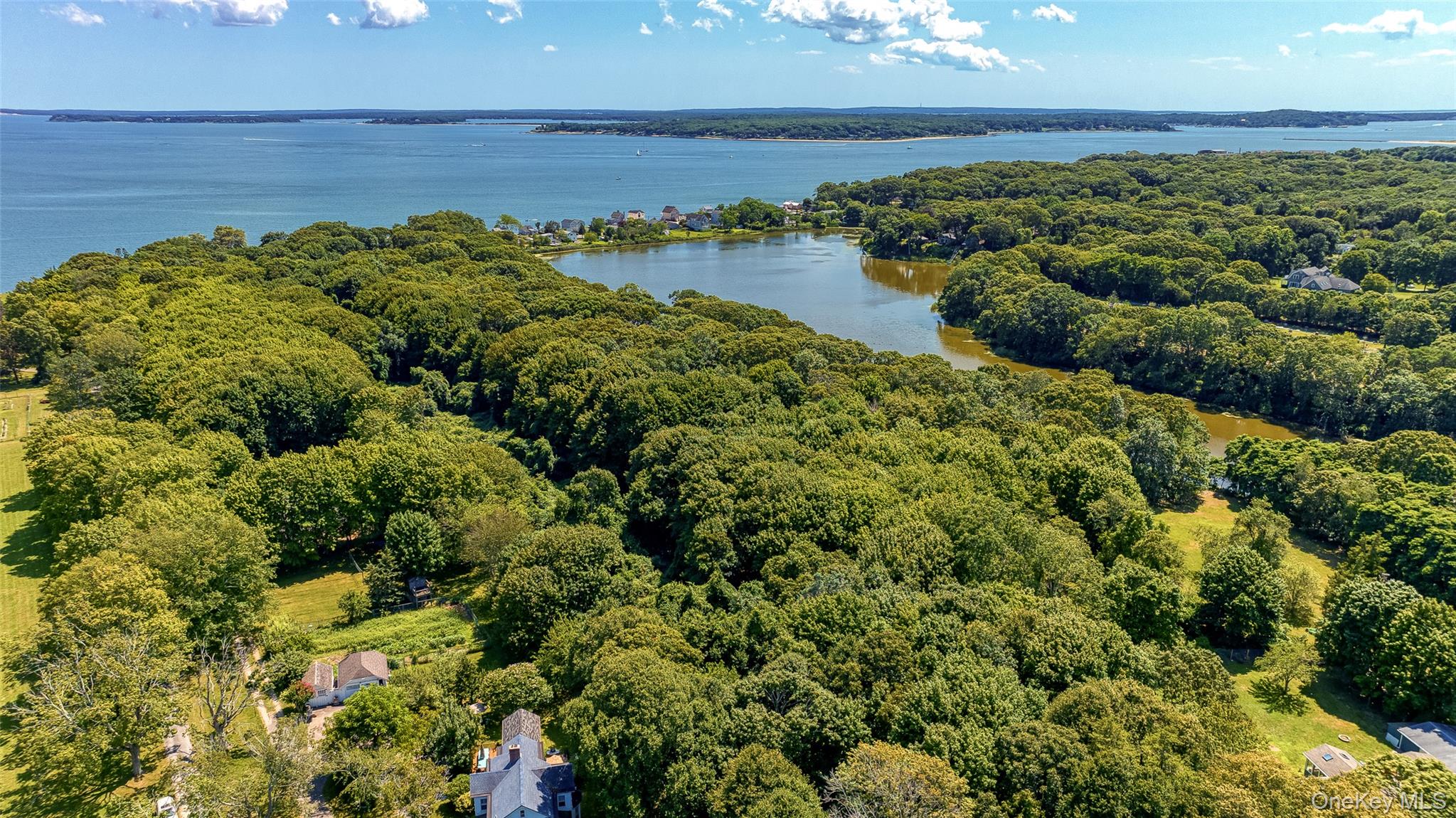 11100 Main Road, East Marion, NY 11939