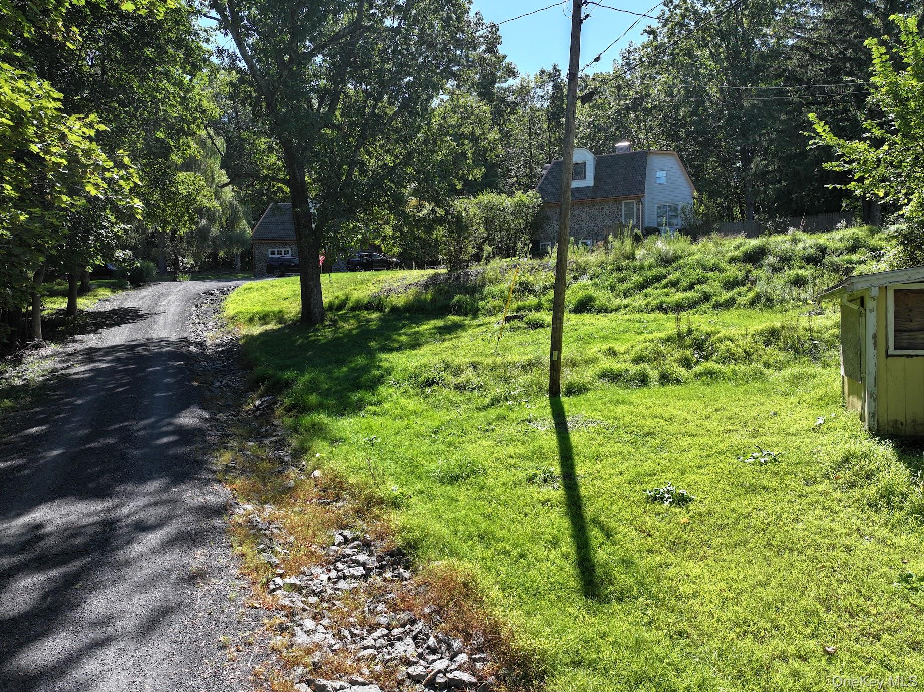 18 Denu Way, Rhinecliff, NY 12574