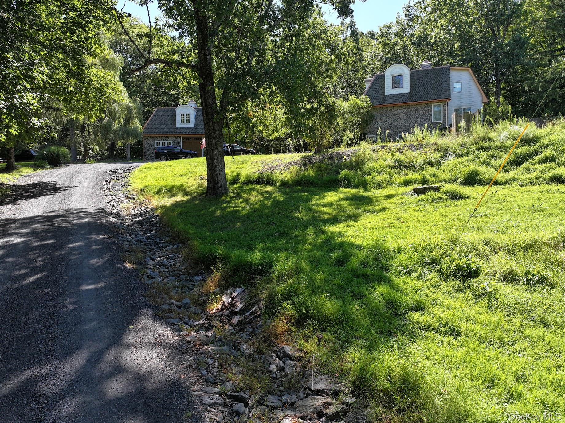 18 Denu Way, Rhinecliff, NY 12574