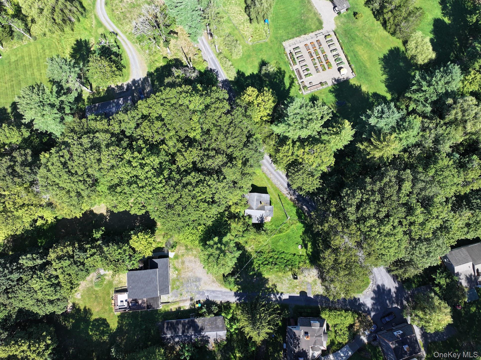 18 Denu Way, Rhinecliff, NY 12574