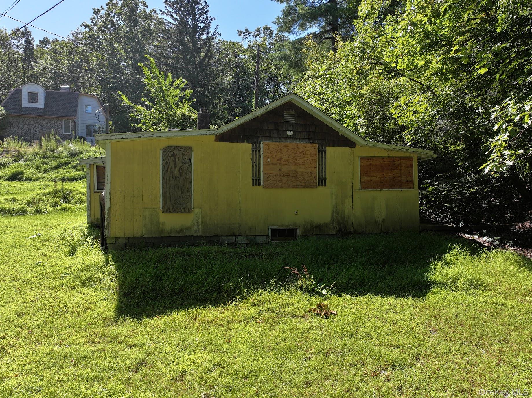 18 Denu Way, Rhinecliff, NY 12574