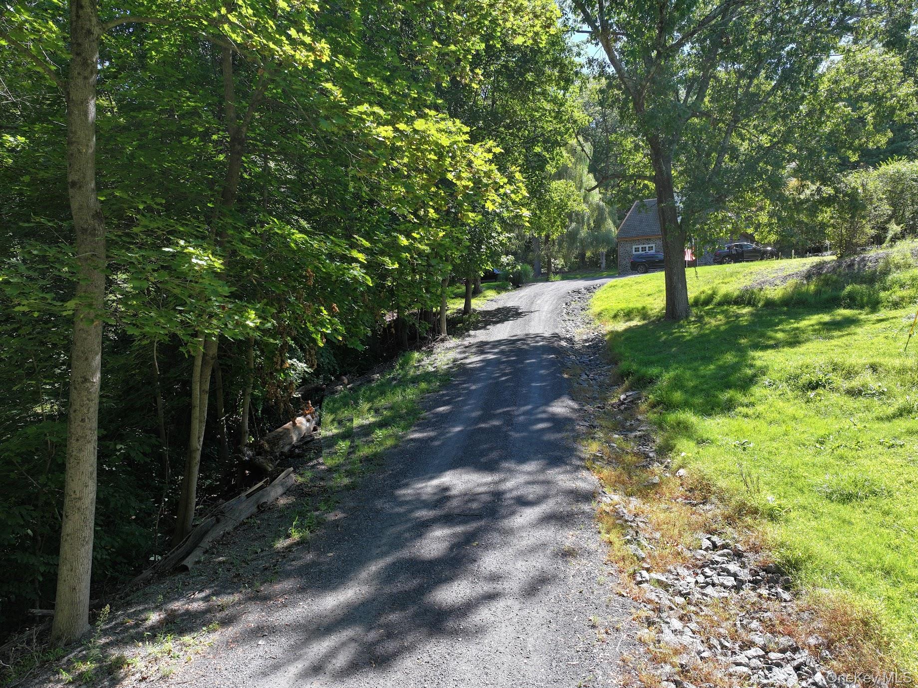 18 Denu Way, Rhinecliff, NY 12574