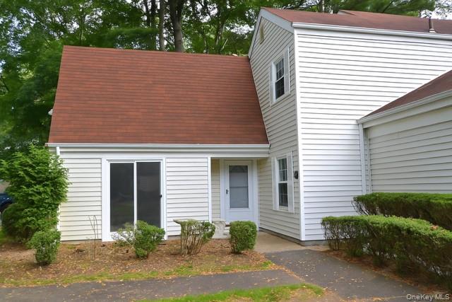 5 Hunt Club Drive, Coram, NY 11727