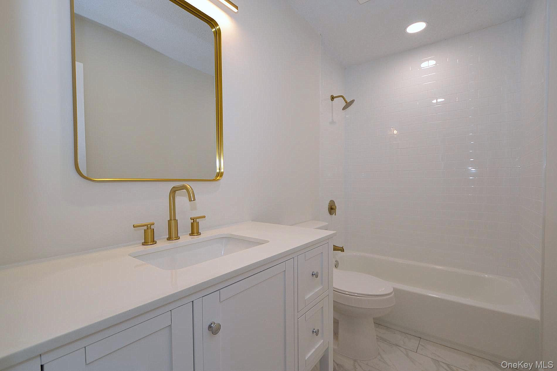 5 Hunt Club Drive, Coram, NY 11727