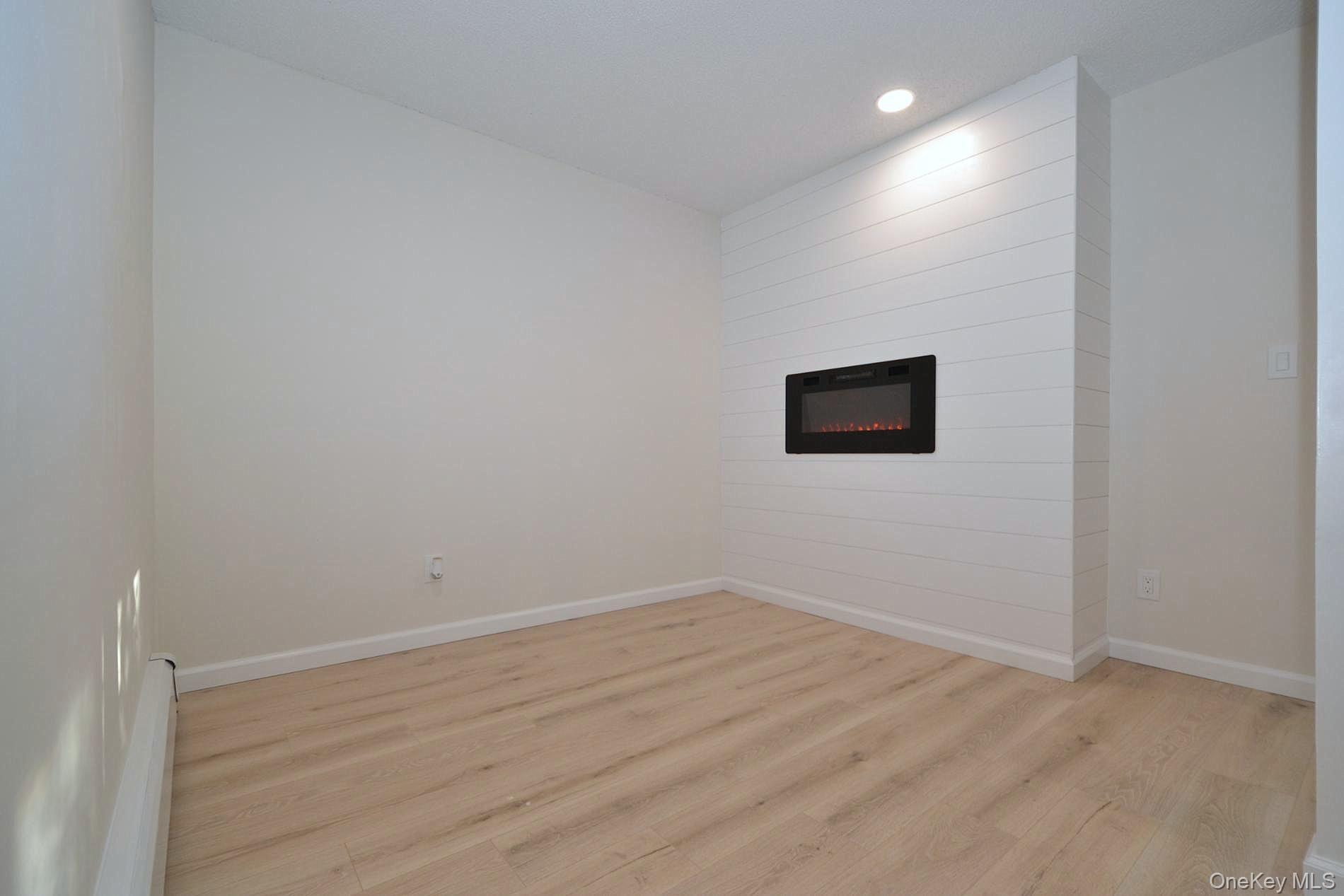 5 Hunt Club Drive, Coram, NY 11727