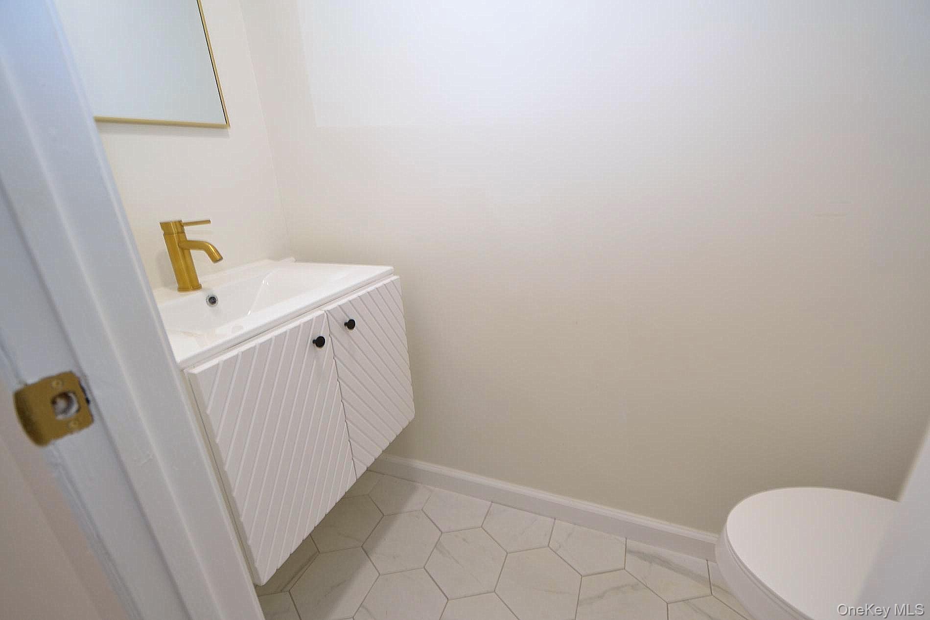 5 Hunt Club Drive, Coram, NY 11727