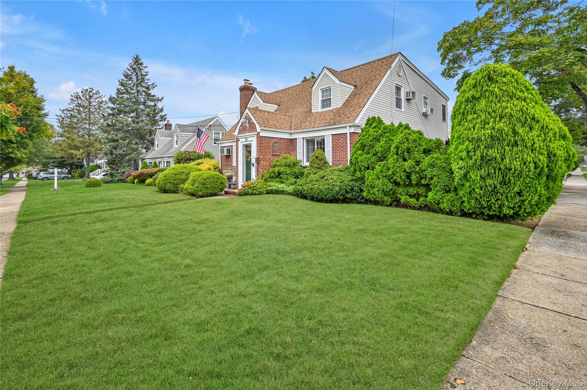 39 Morris Parkway, Valley Stream, NY 11580