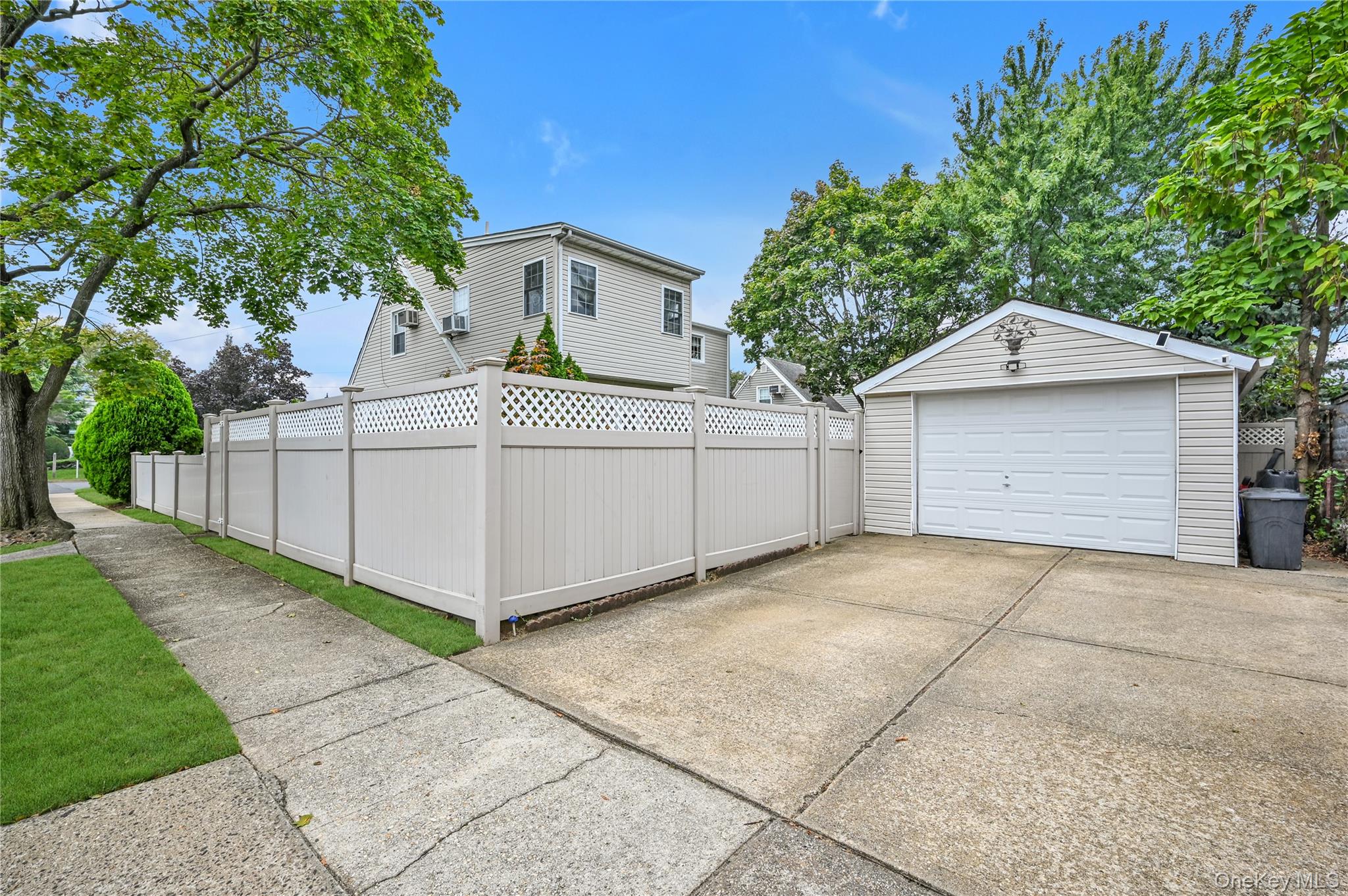 39 Morris Parkway, Valley Stream, NY 11580