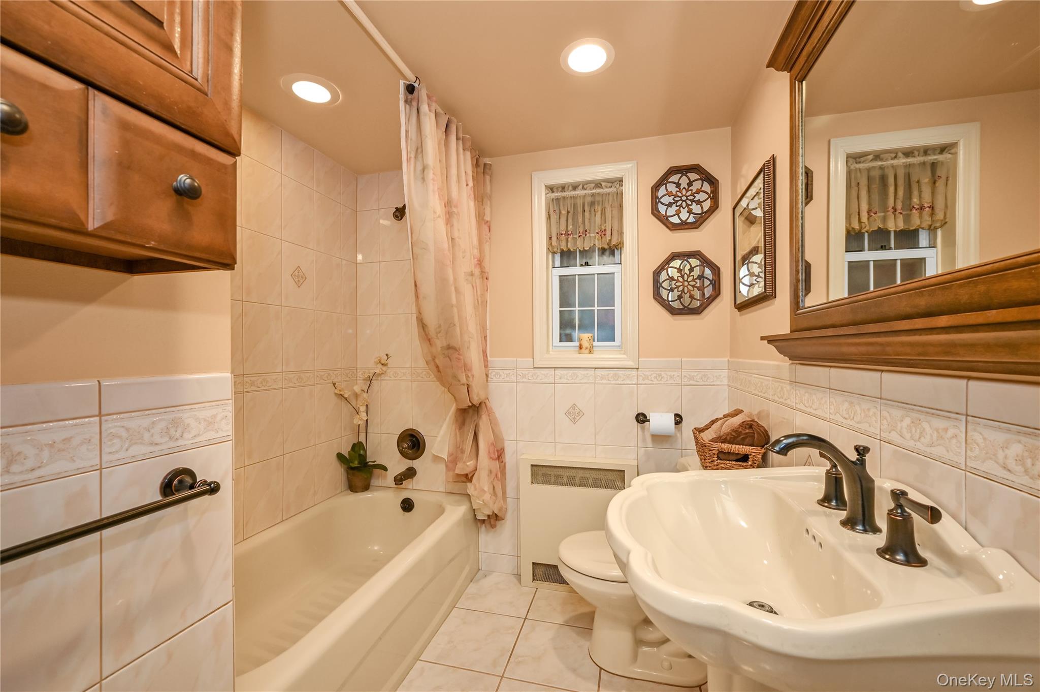 39 Morris Parkway, Valley Stream, NY 11580