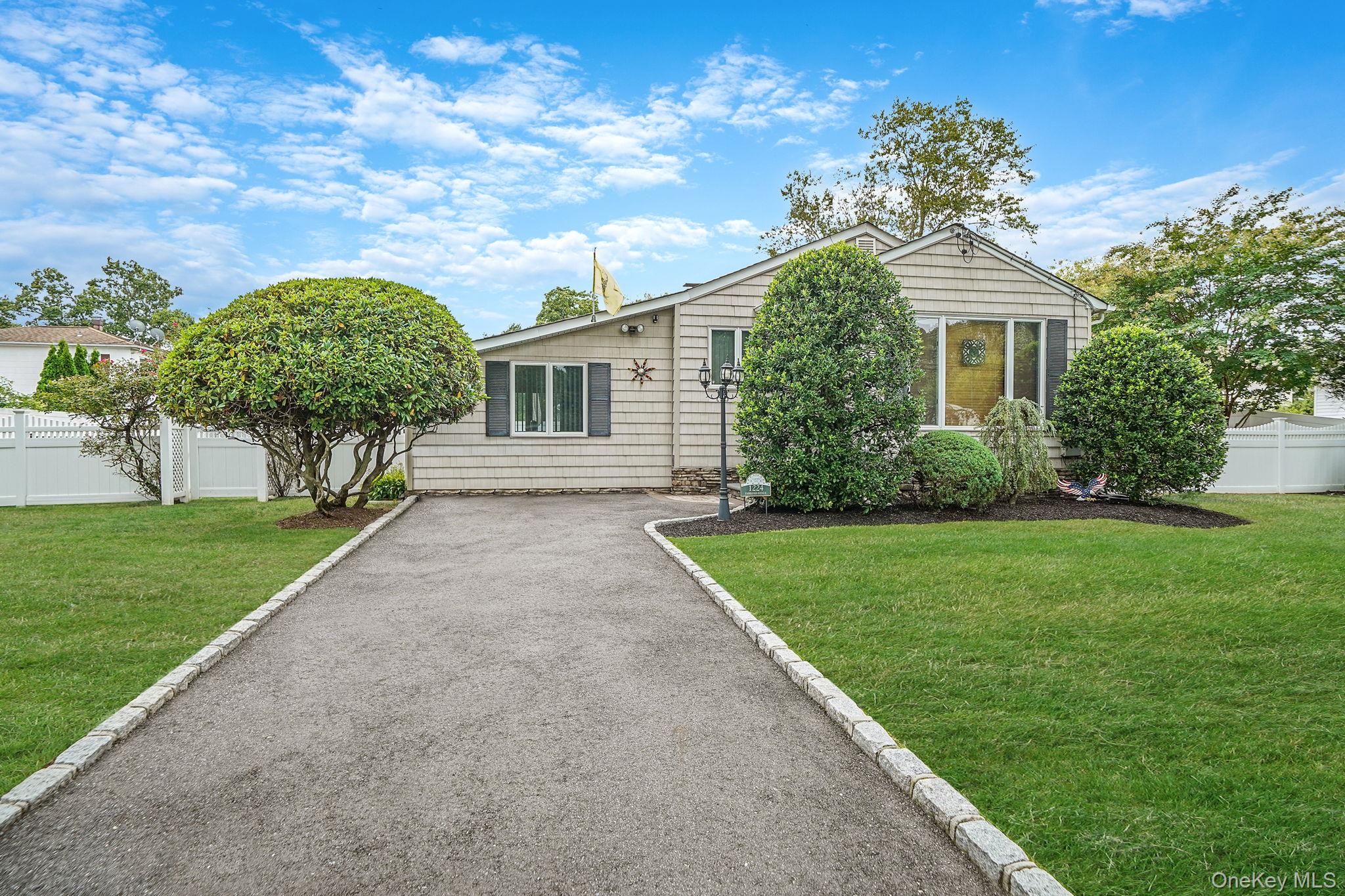 1224 Fairbanks Avenue, Bay Shore, NY 11706