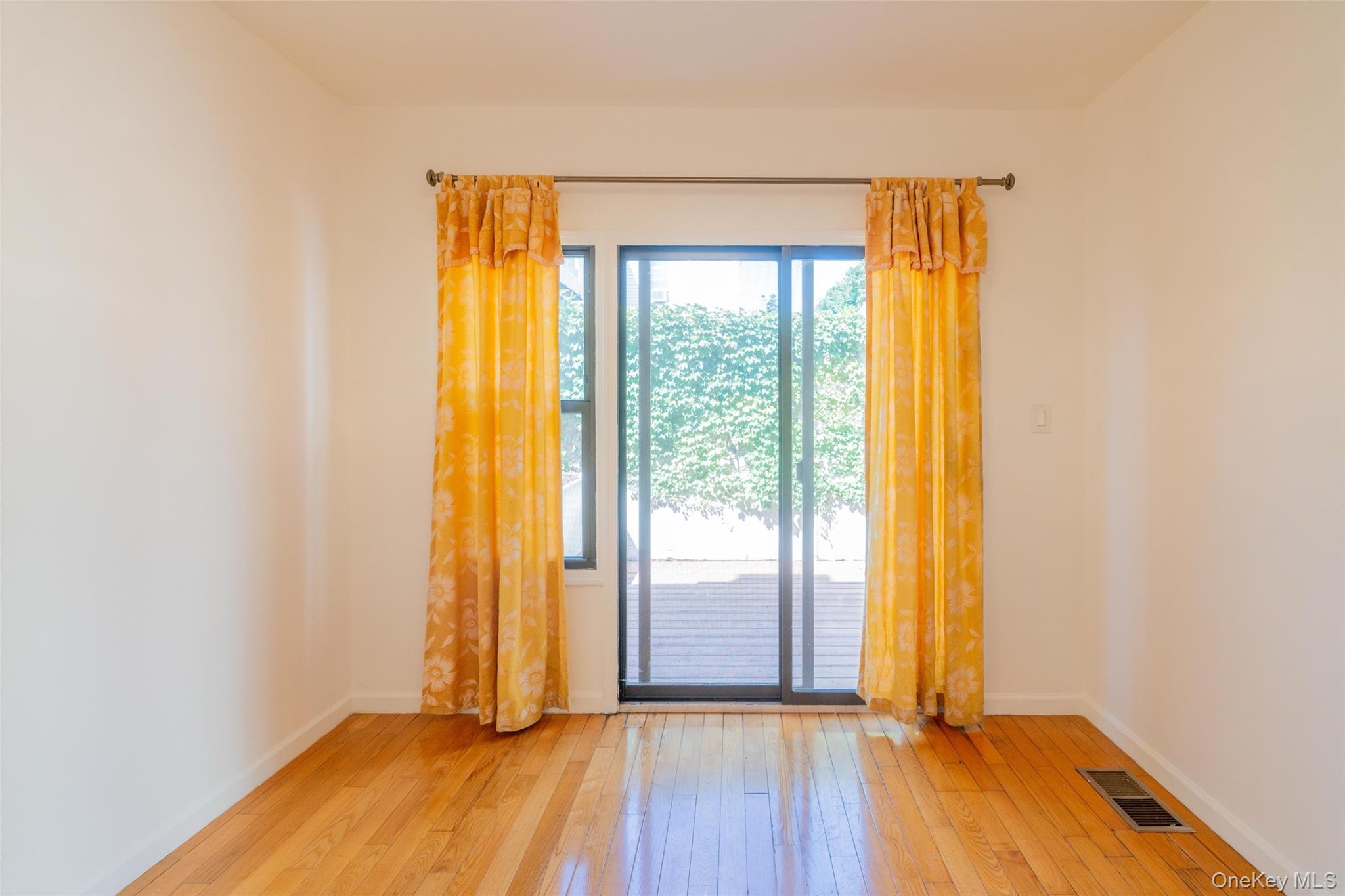 11907 14th Road, College Point, NY 11356