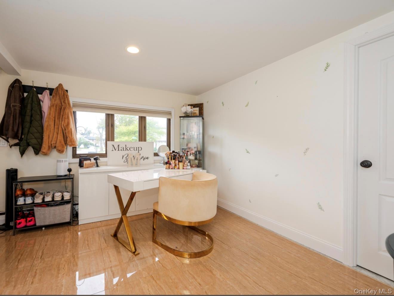 690 Park Lane, North Woodmere, NY 11581