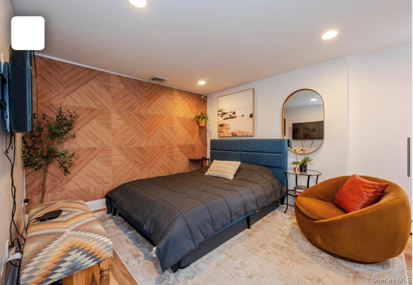 690 Park Lane, North Woodmere, NY 11581