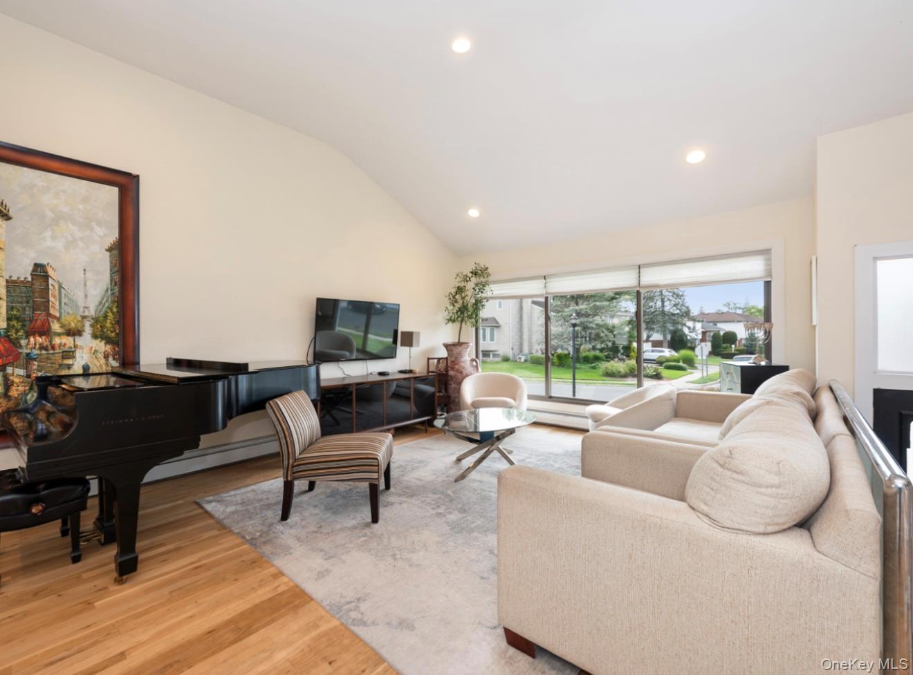 690 Park Lane, North Woodmere, NY 11581