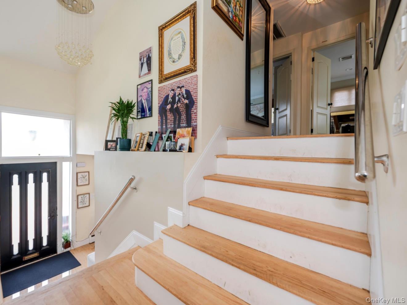 690 Park Lane, North Woodmere, NY 11581