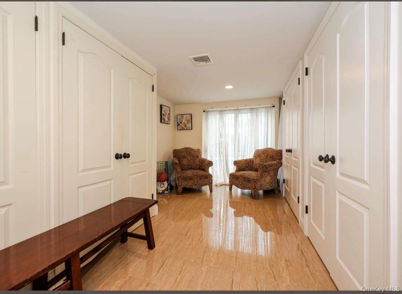 690 Park Lane, North Woodmere, NY 11581