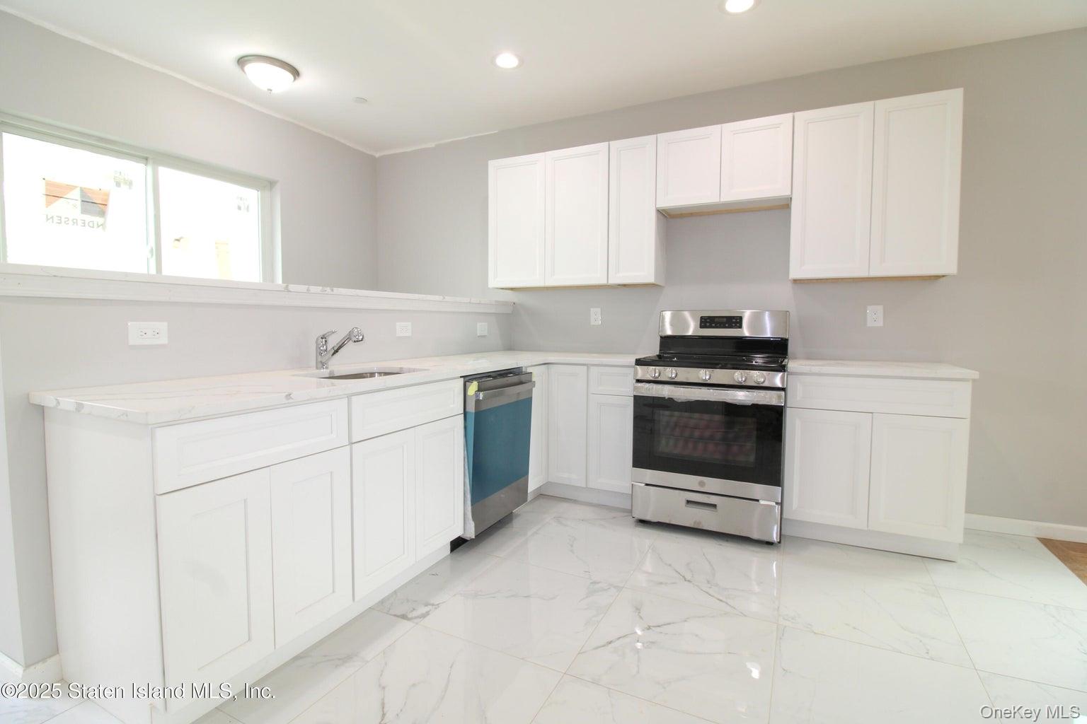 85 Perry avenue, Staten Island, NY 10314