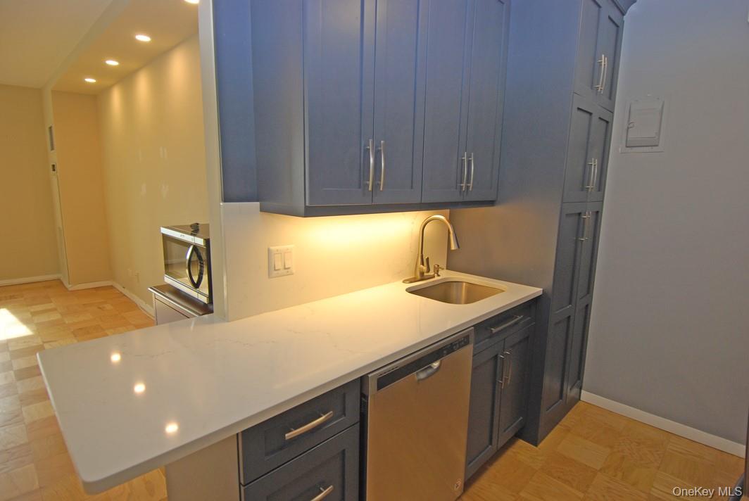 26910 Grand Central Parkway # 22P, Floral Park, NY 11005