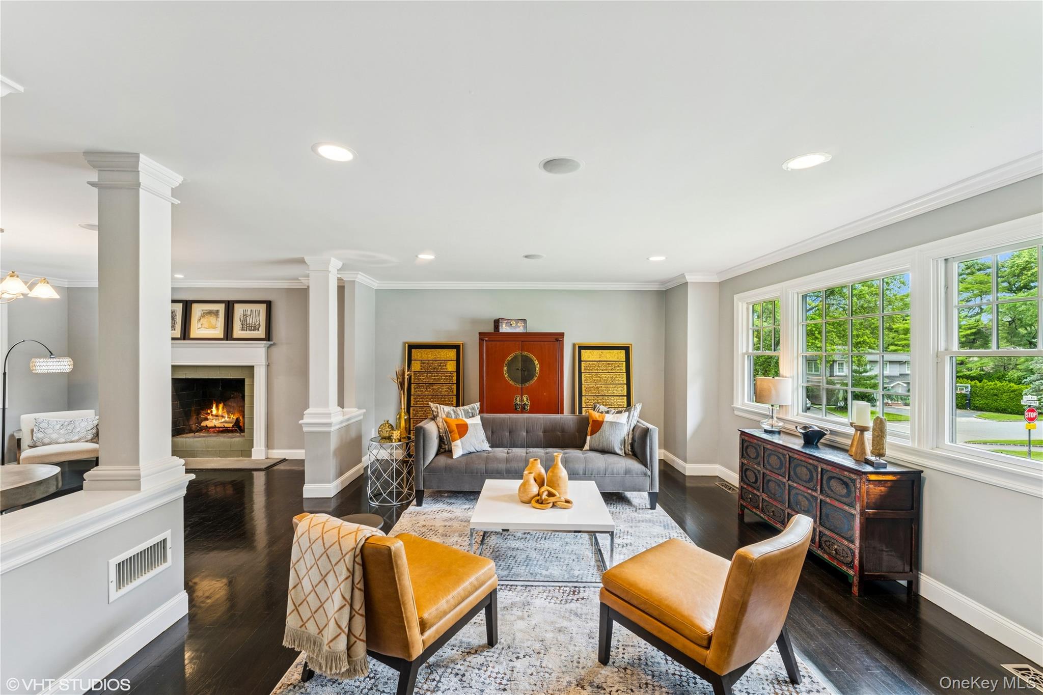 15 Flamingo Road, East Hills, NY 11576