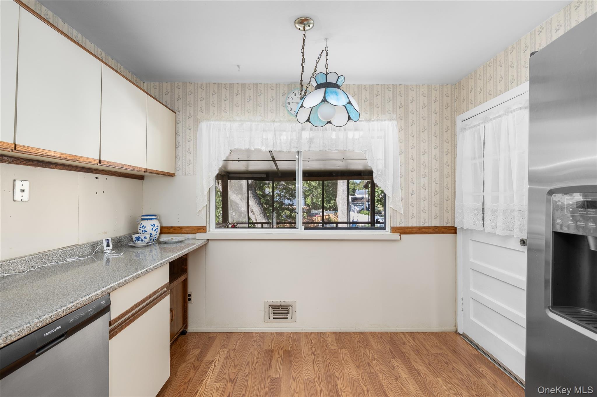 384 W 22nd Street, Deer Park, NY 11729