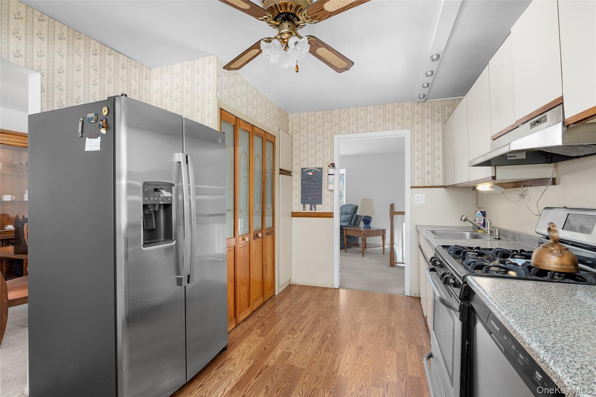 384 W 22nd Street, Deer Park, NY 11729