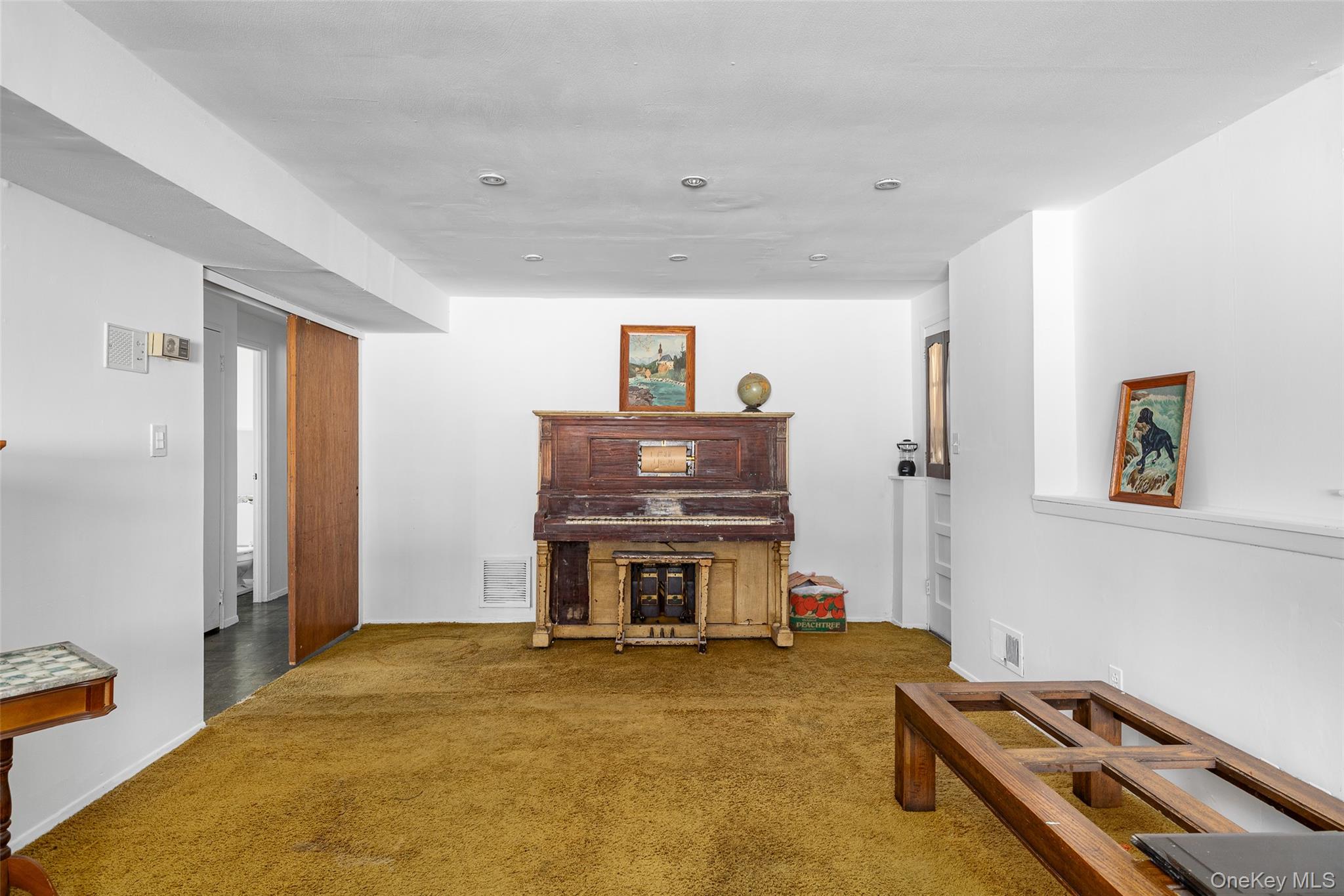 384 W 22nd Street, Deer Park, NY 11729