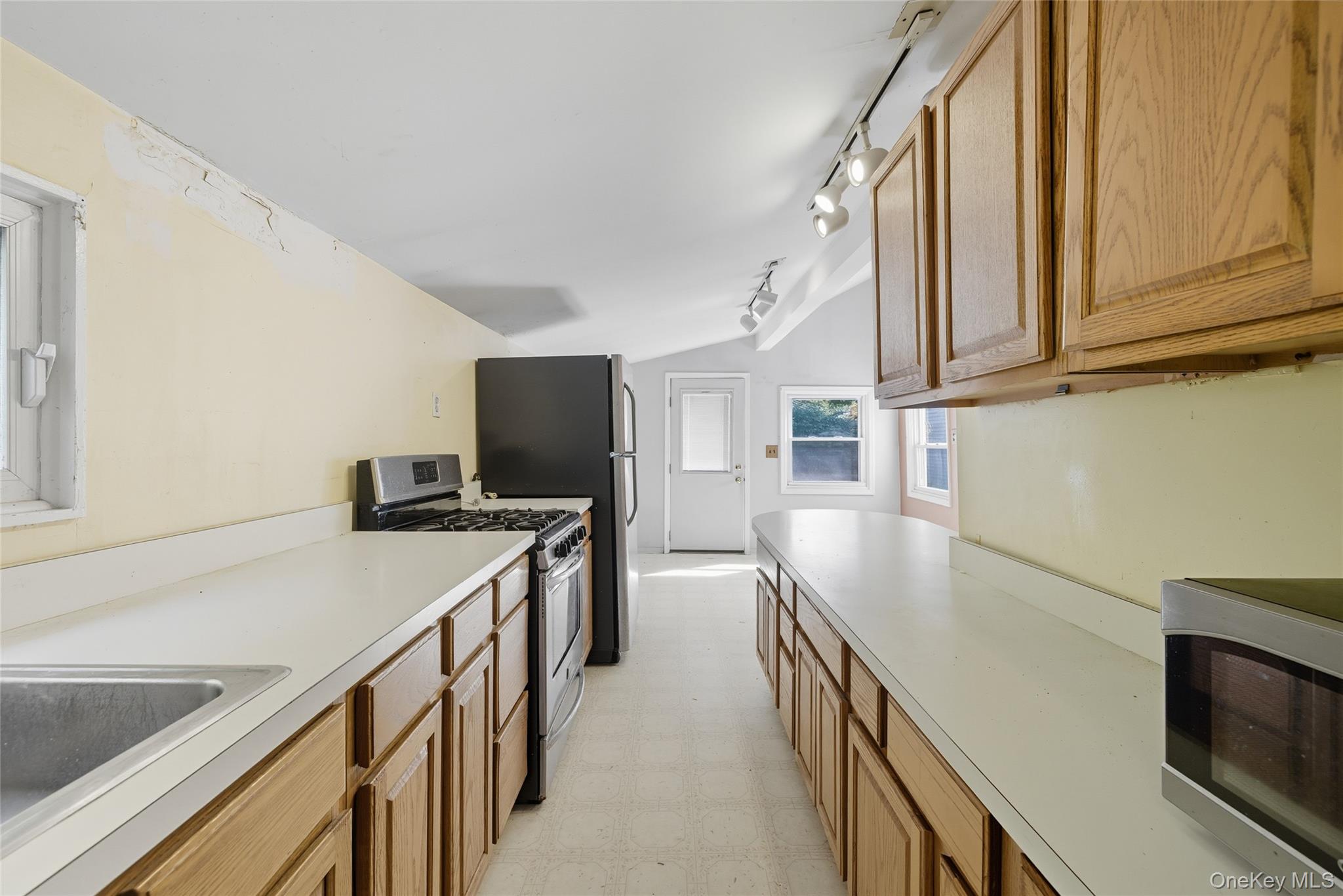 13 Darien Road, Carmel, NY 10512