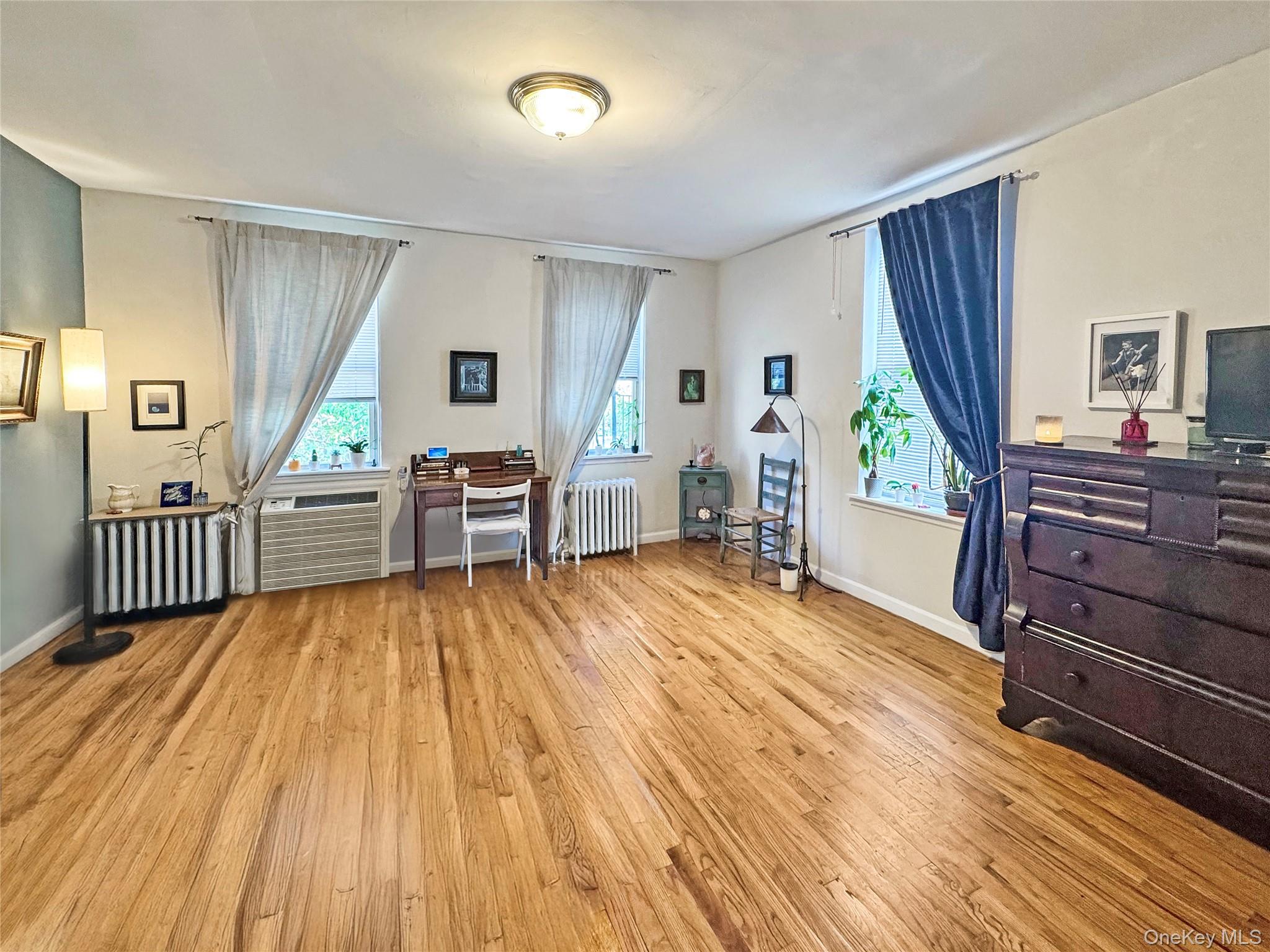 2809 Ditmars Boulevard, Astoria, NY 11105