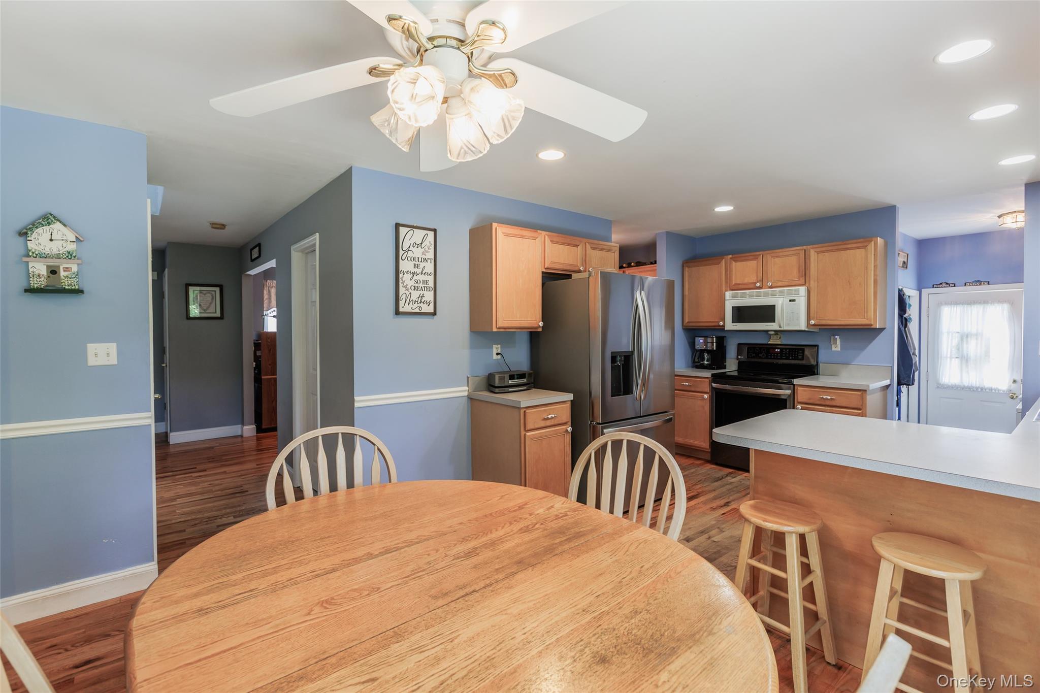 22 Washington Avenue, Port Jefferson Station, NY 11776