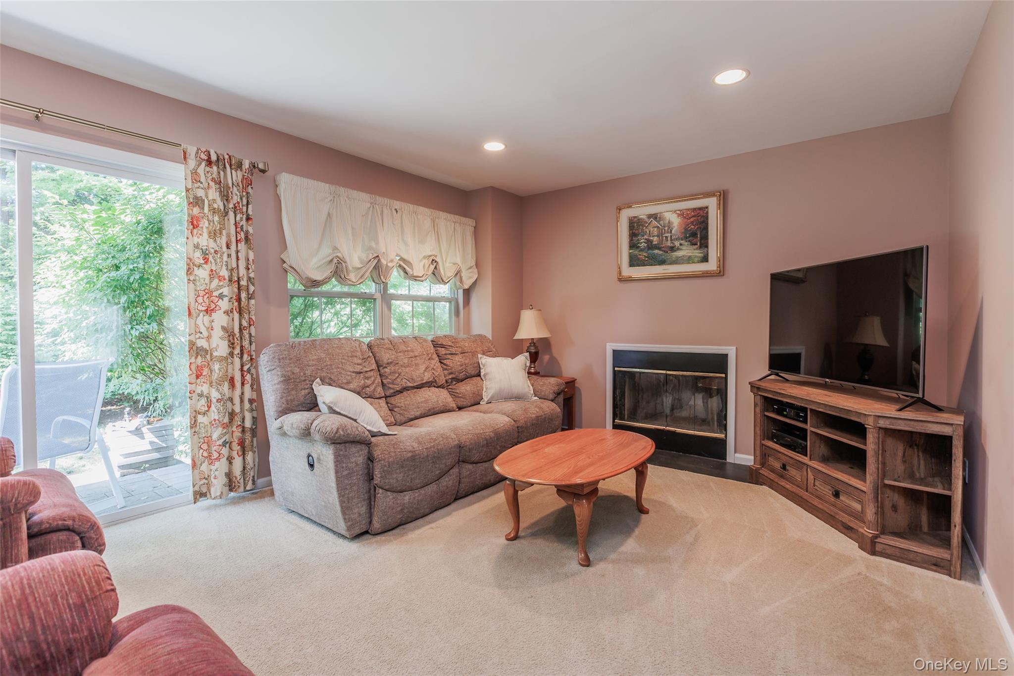 22 Washington Avenue, Port Jefferson Station, NY 11776